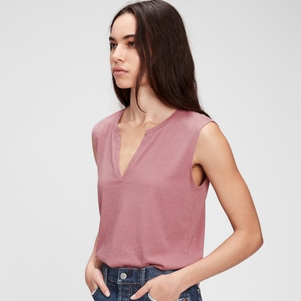 Gap Classic Splitneck Muscle Tank Top